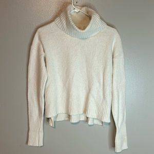 Anthropologie NWOT Wool/Viscose Blend Turtleneck Sweater size small.